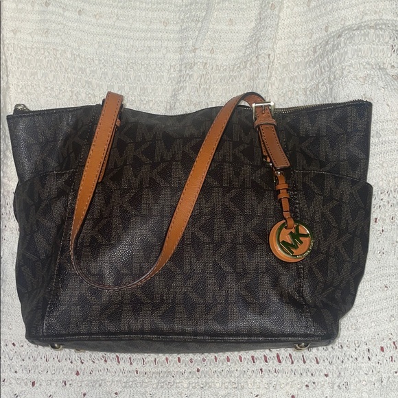 Michael Kors Black and Tan Shoulder Bag - Picture 1 of 12